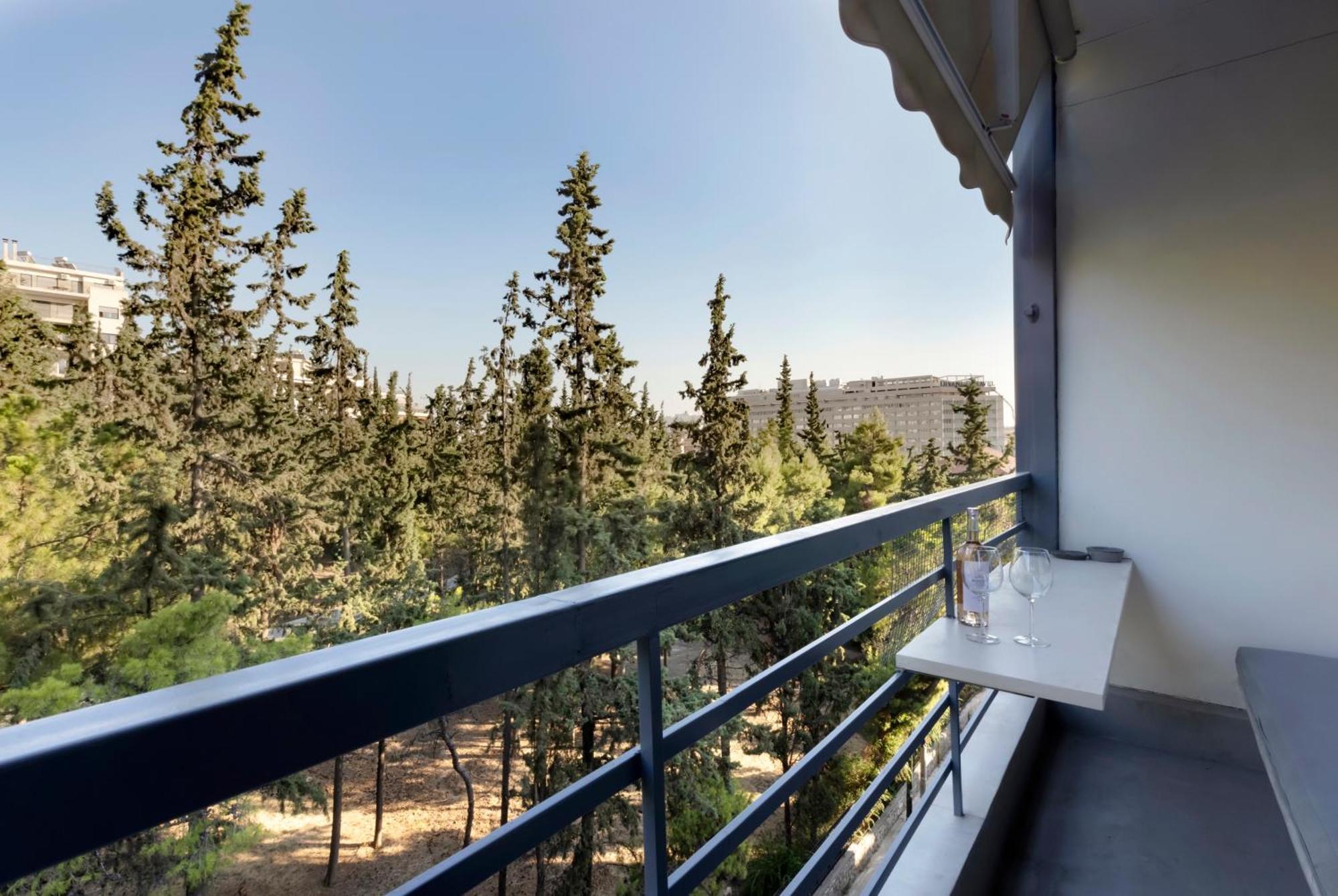 Elegant, Chic, Hip 2 Bedroom W/ Forest View In Athens! Екстериор снимка